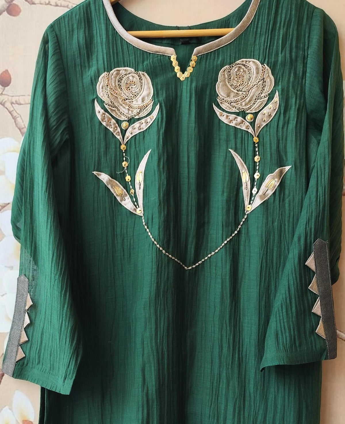 Wow designer applique bottle green suit set in pure Mul chanderi