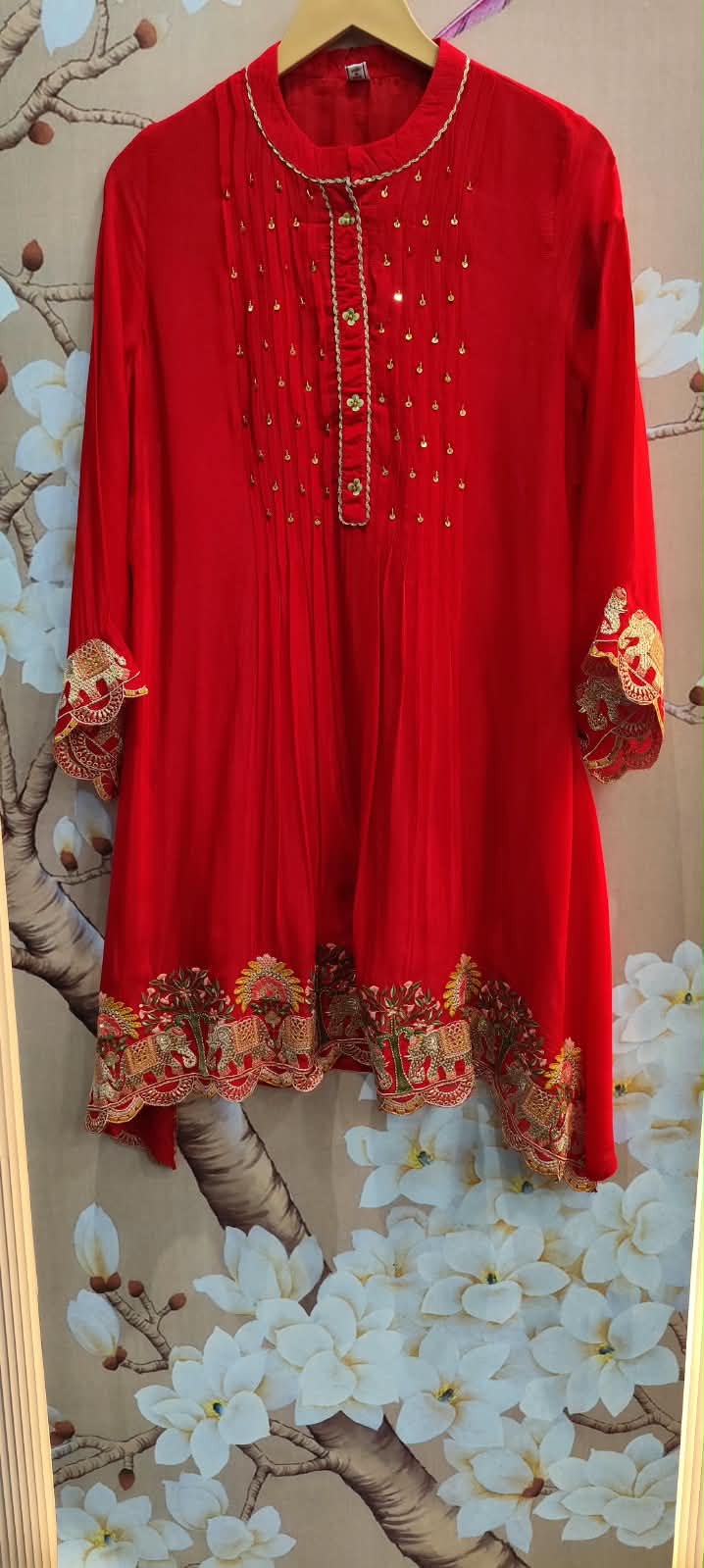 Premium chinon designer zari embroidered on back , pant n kurta in red