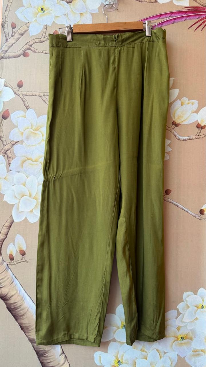 Pretty Mul chanderi with zari detailing and banarsi weaved dupatta