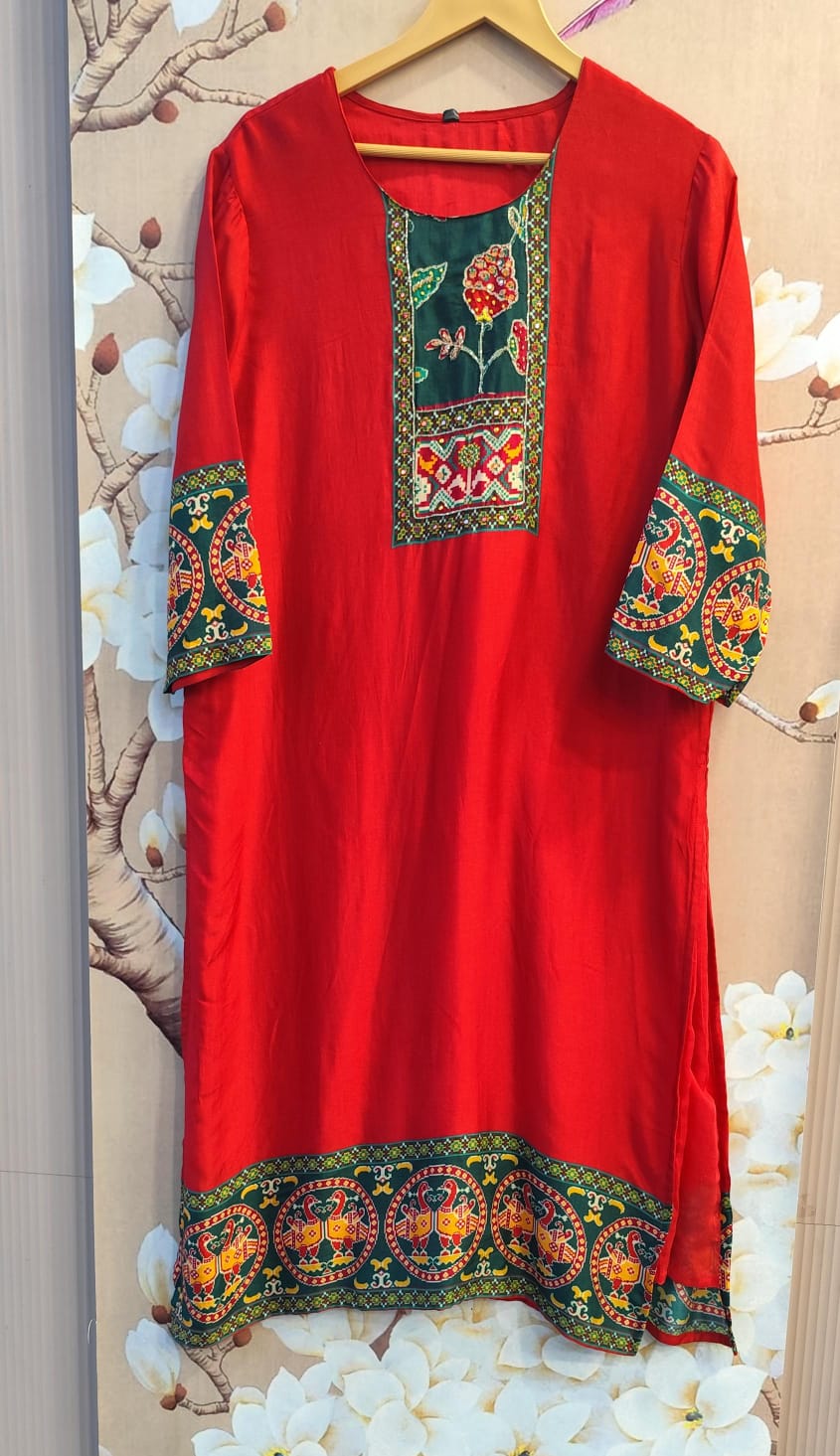 Premium Russian silk Patola red n green