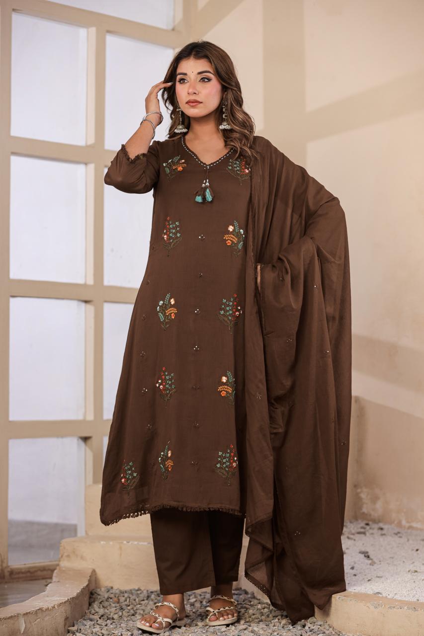 Pretty Mul cotton embroidered in brownFull suit set