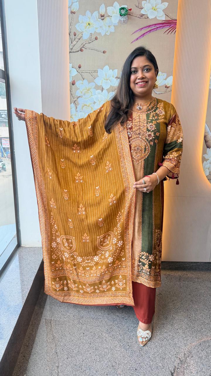 Pretty Russian silk lining suit set ( true to size )