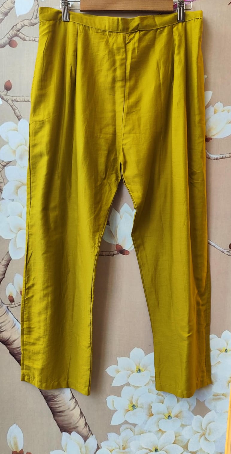 Pure Banarasi Mul chanderi with zari detailing on the dupatta in green
