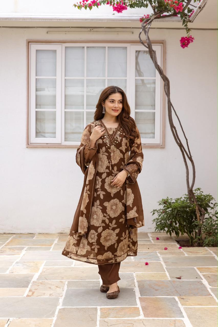 Pretty Modale red floral suit set in brownPretty Modale red floral suit set in brown