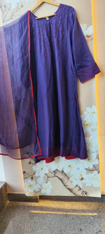 Pure Banarasi Mul chanderi with githan work and red border highlight all over paired with Kota doriya dupatta