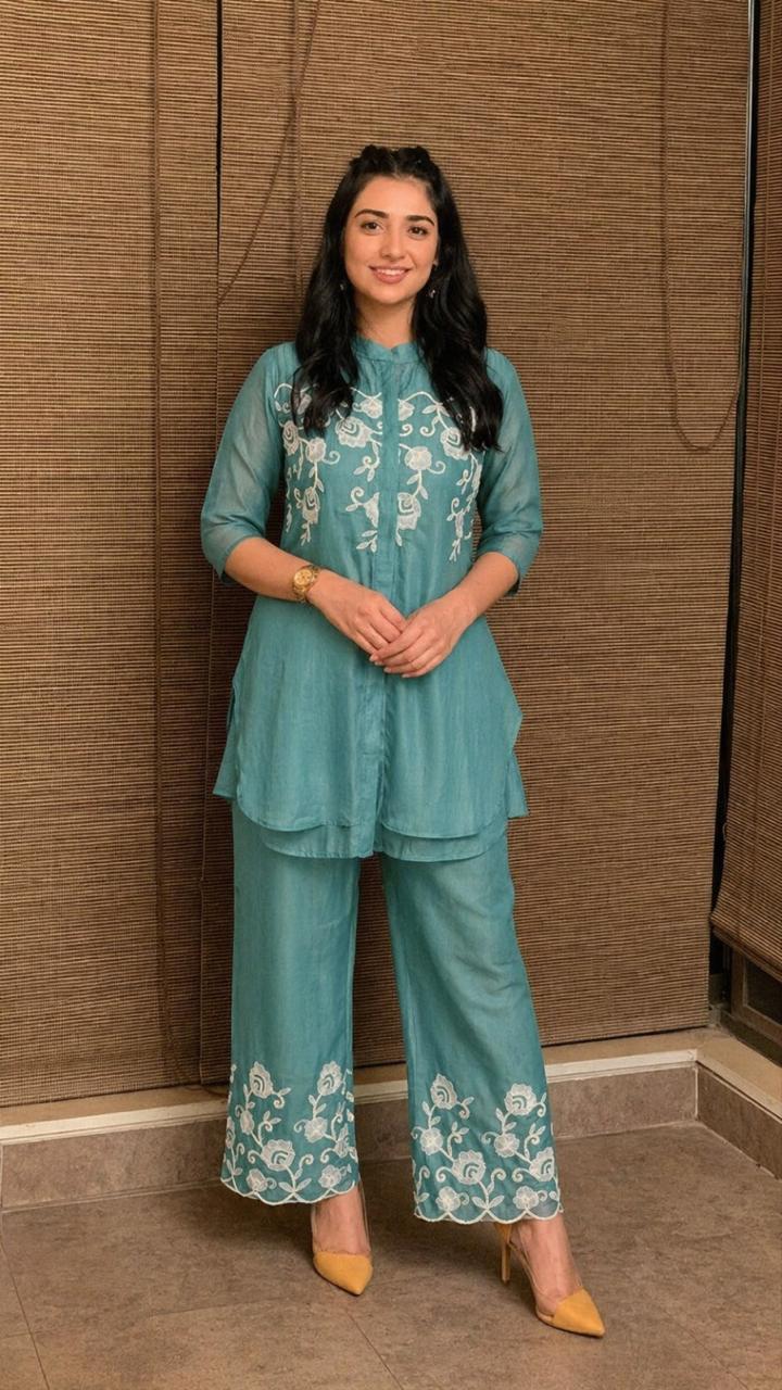 Mul chanderi applique work co ord in rama