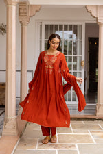 Pretty Modale embroidered suit set in orange