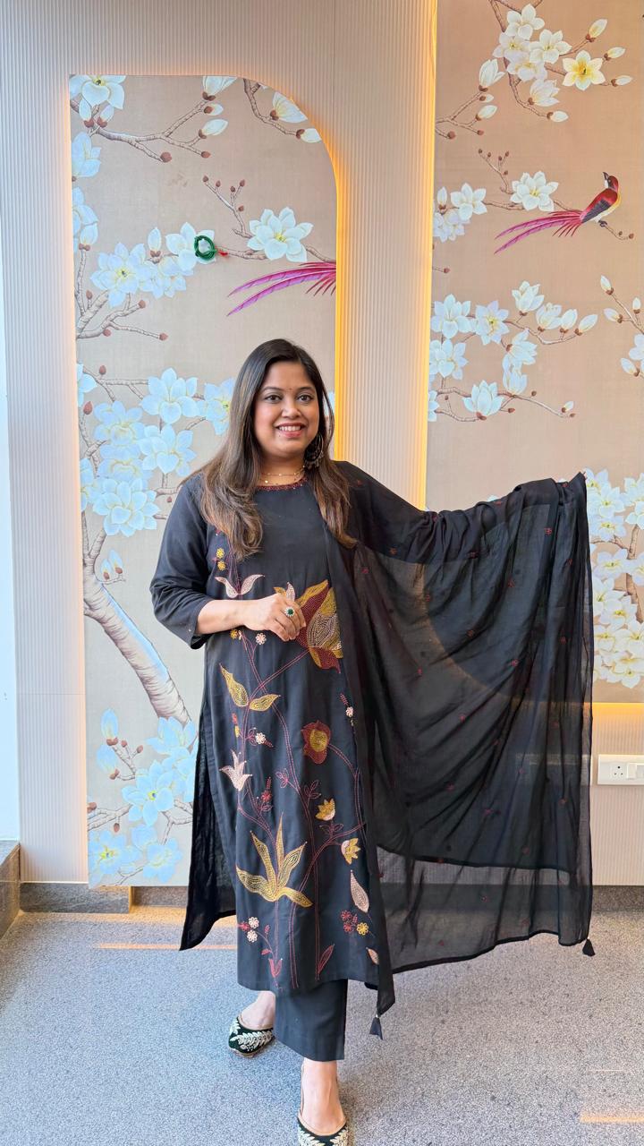 Pure cotton fully embroidered suit set in black
