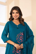 Pure Mul cotton embroidered in blue