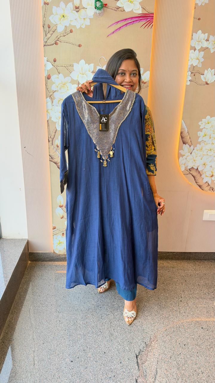 Super pretty midnight blue with ghungro and brocade detailing
