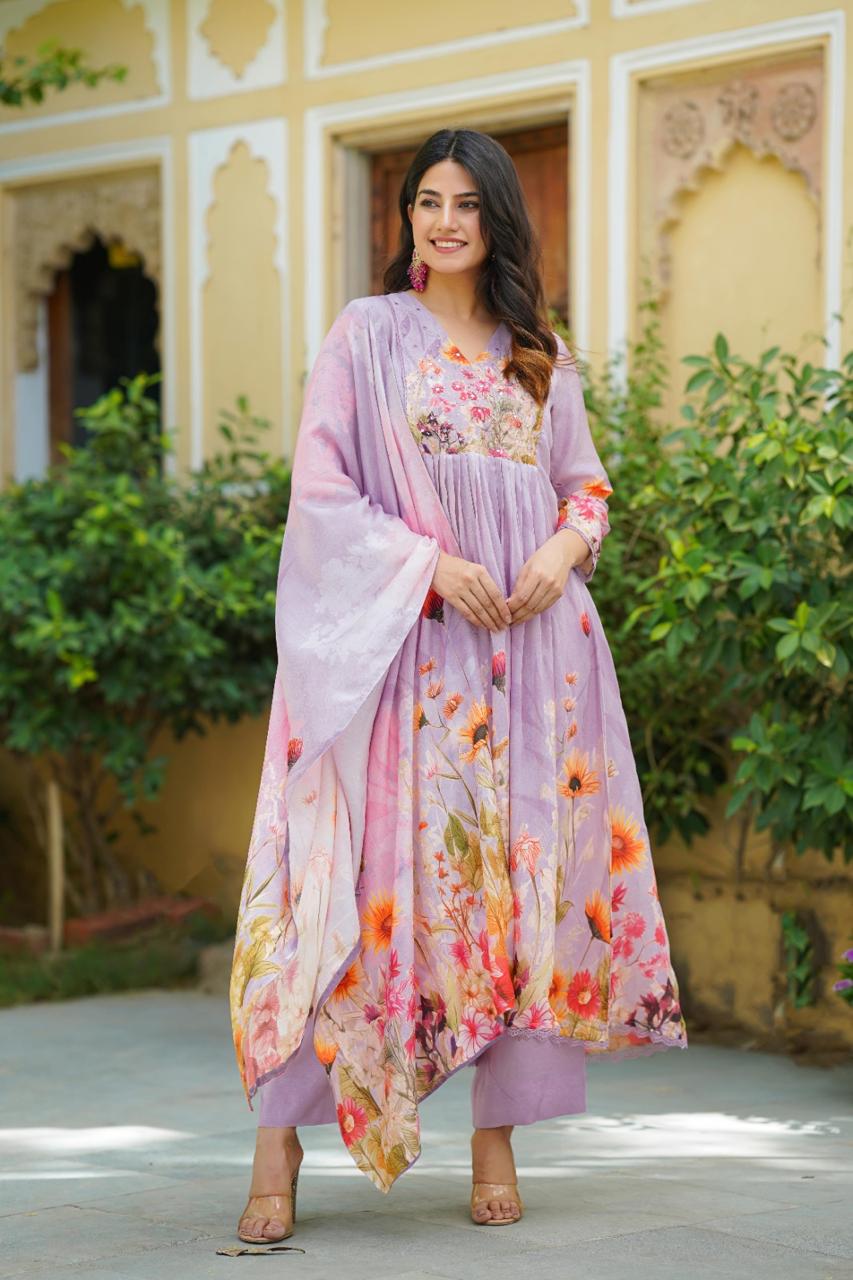 Pure muslin stylish party wear suit set in digital print -