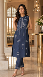 Sleeveless embroidered kurta pant in Blue (extra sleeves available)