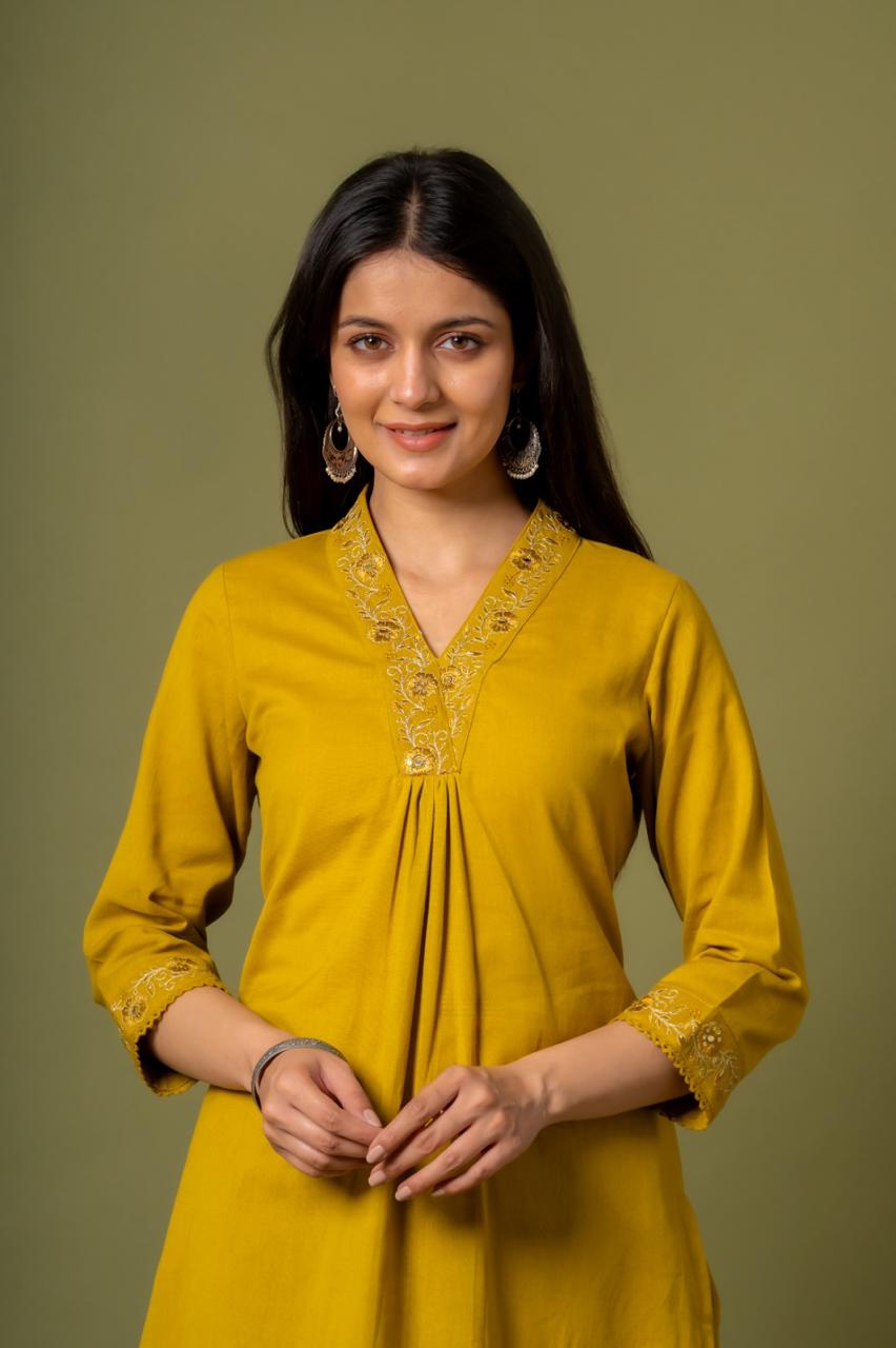 Stylish n elegant V neck kurta pant (colour is different than model pic, pls refer video for exact colour)