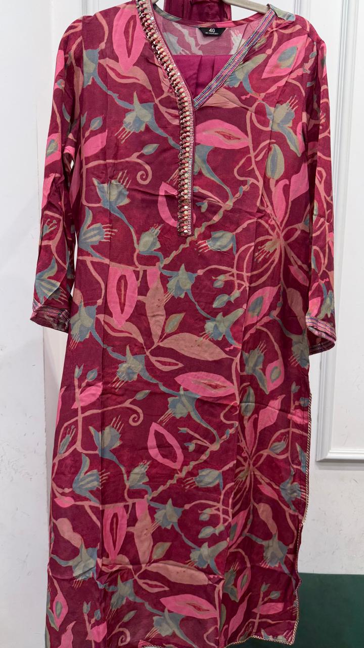 Mul silk full suit with beautiful neck in wine