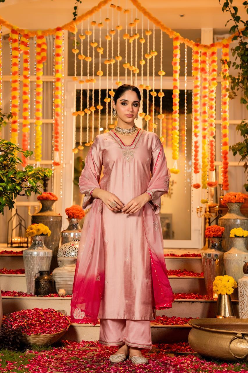 Wow dola silk zari detailing suit set in pink