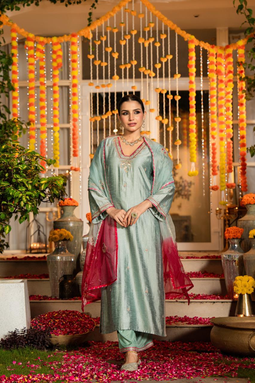 Wow dola silk zari detailing suit set in blue