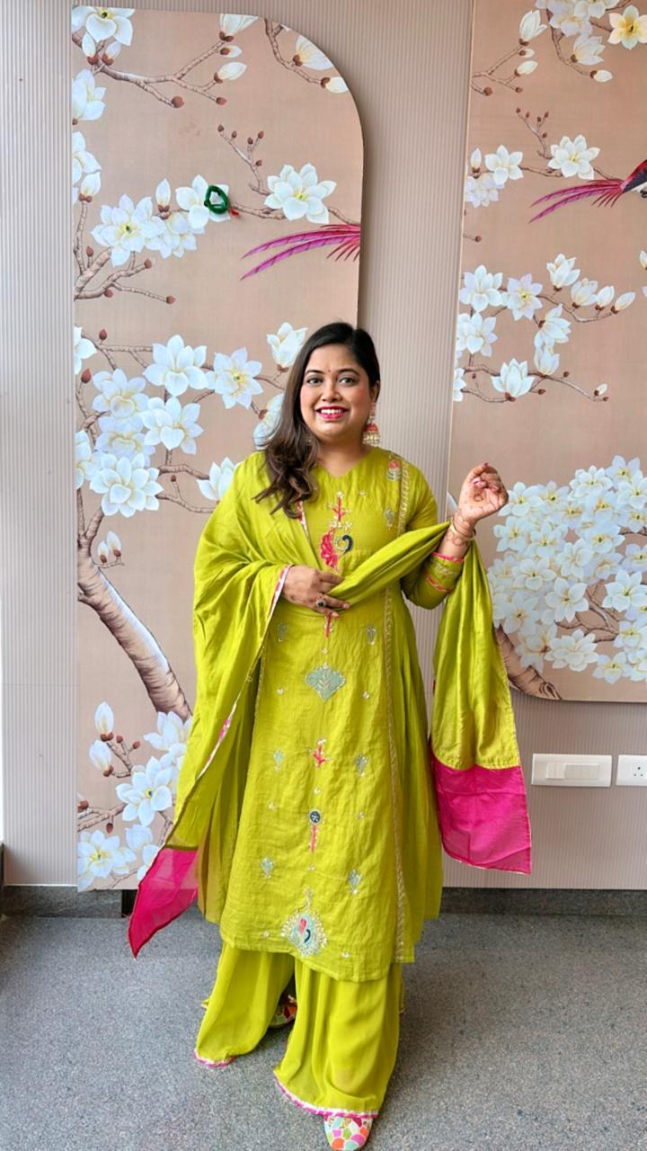 Gorgeous Mul Chanderi with gotta detailing suit set in green