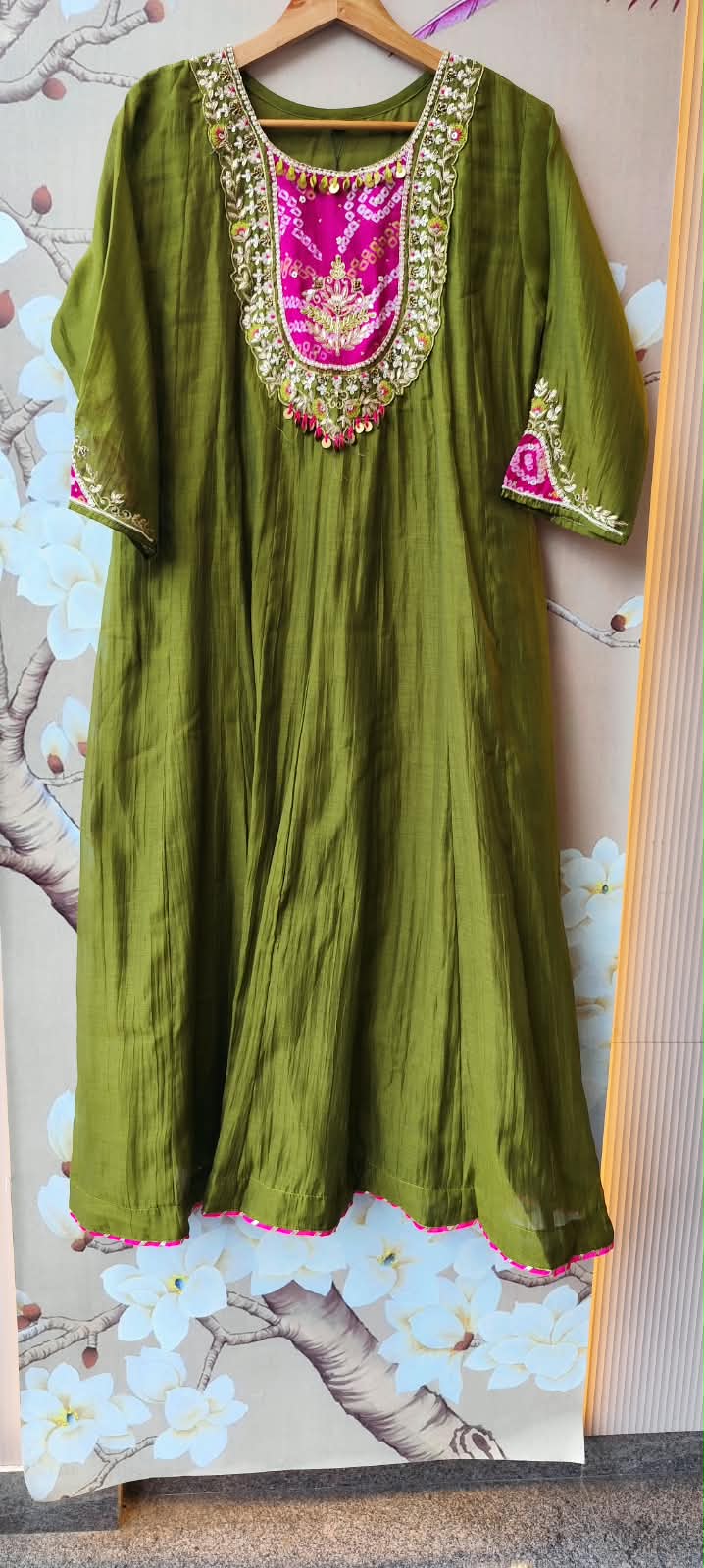 Premium Mul chanderi with bandhani detailing suit set in green