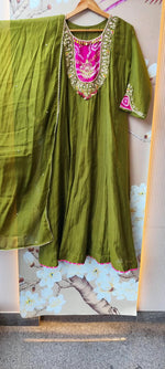 Premium Mul chanderi with bandhani detailing suit set in green