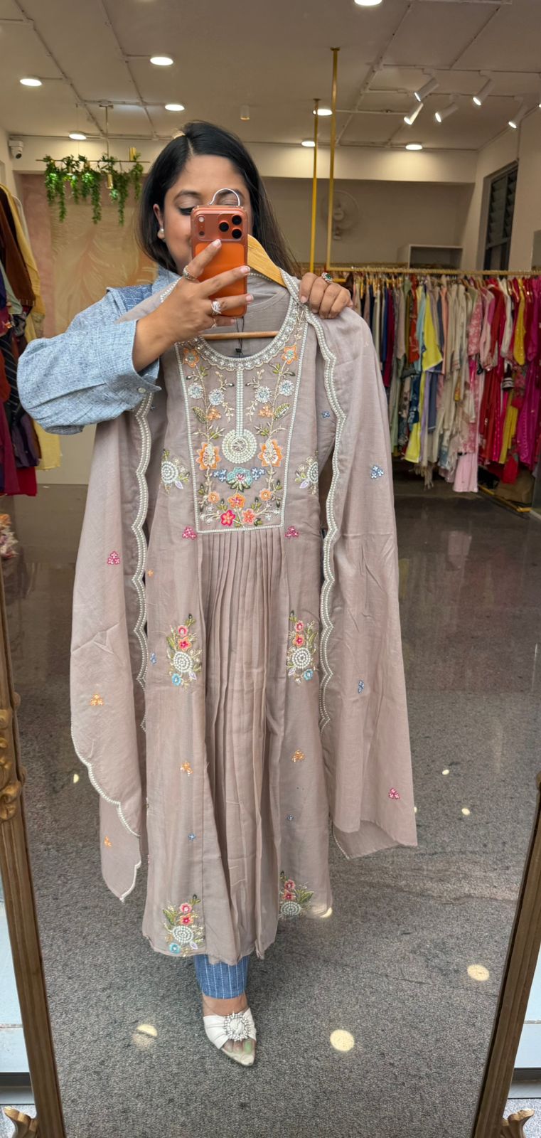 Super elegant Mul chanderi with pearl detailing full suit set