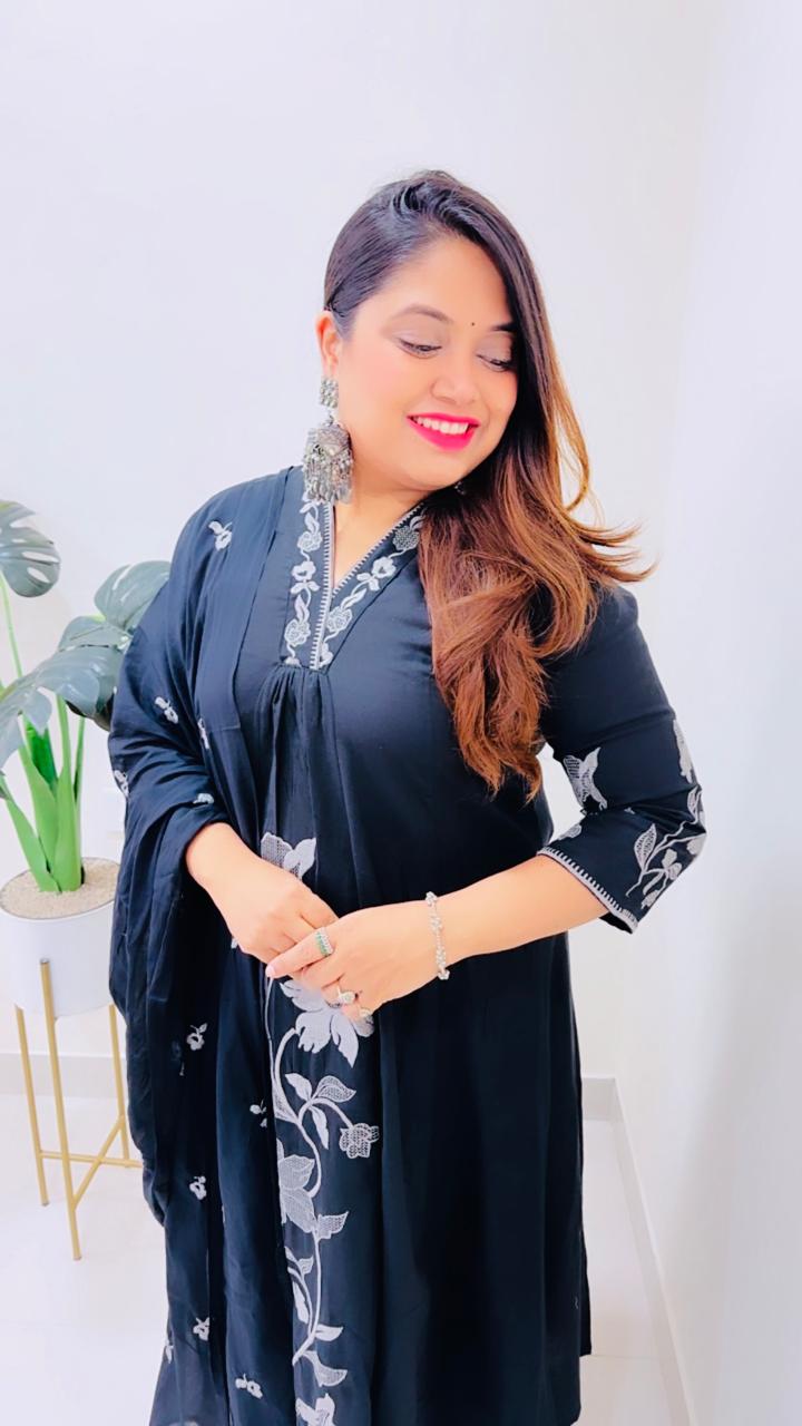 Super stunning pure cotton embroidered stylish suit set