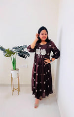 Pure mul cotton bandhani kurta pant with pearl detailing