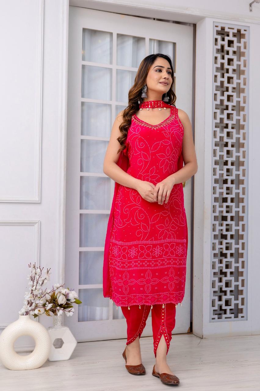 Super pretty pure crepe bandhani paired with necklace dupatta
