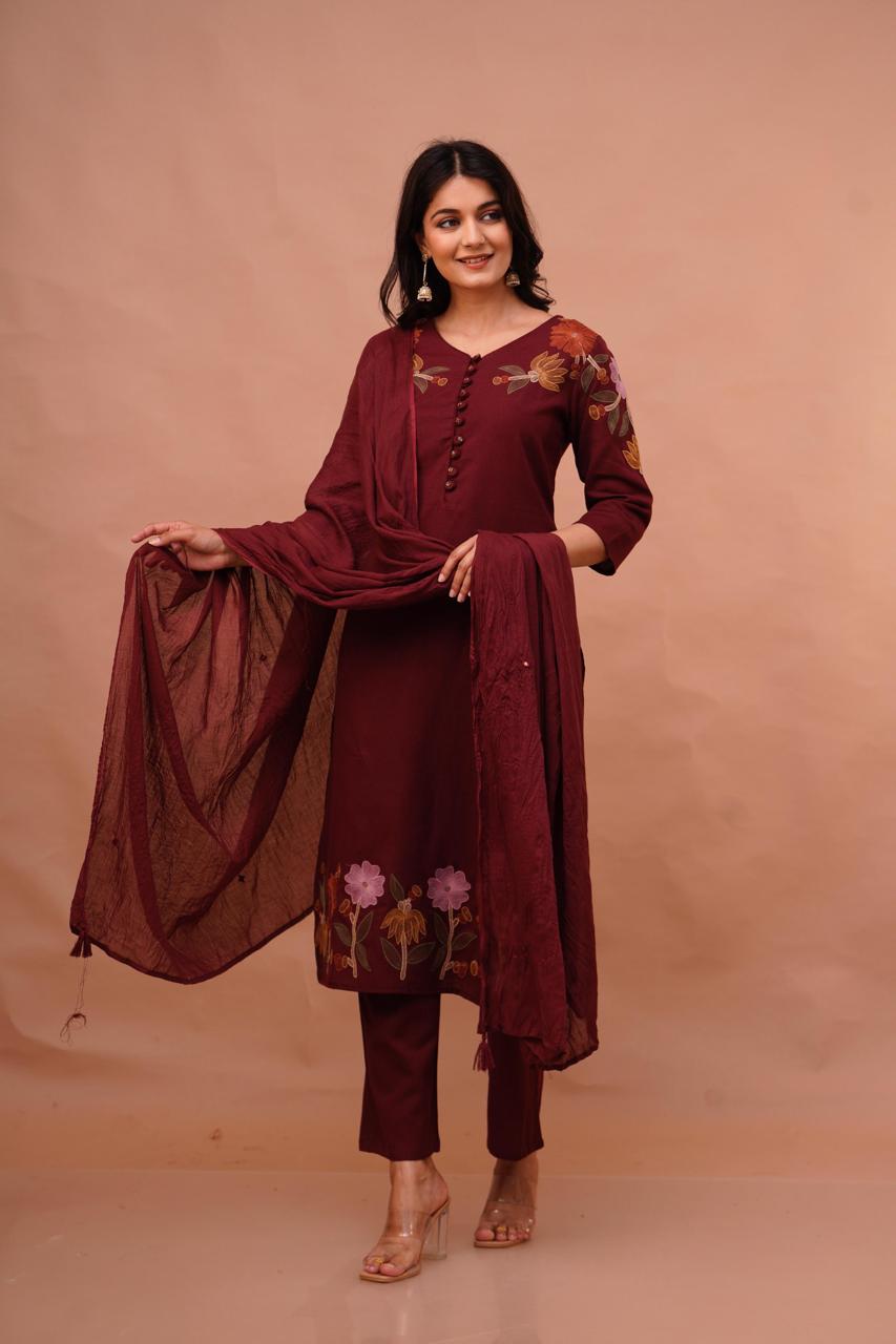 Pretty embroidered cotton suit set