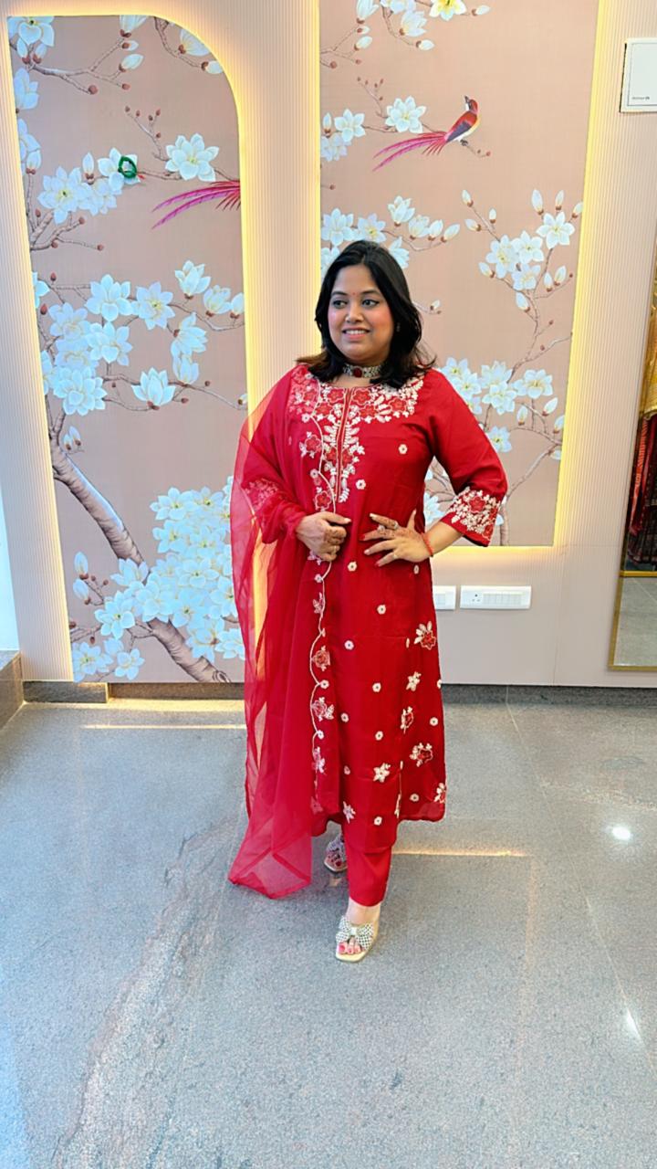 Pretty Russian silk embroidered suit set