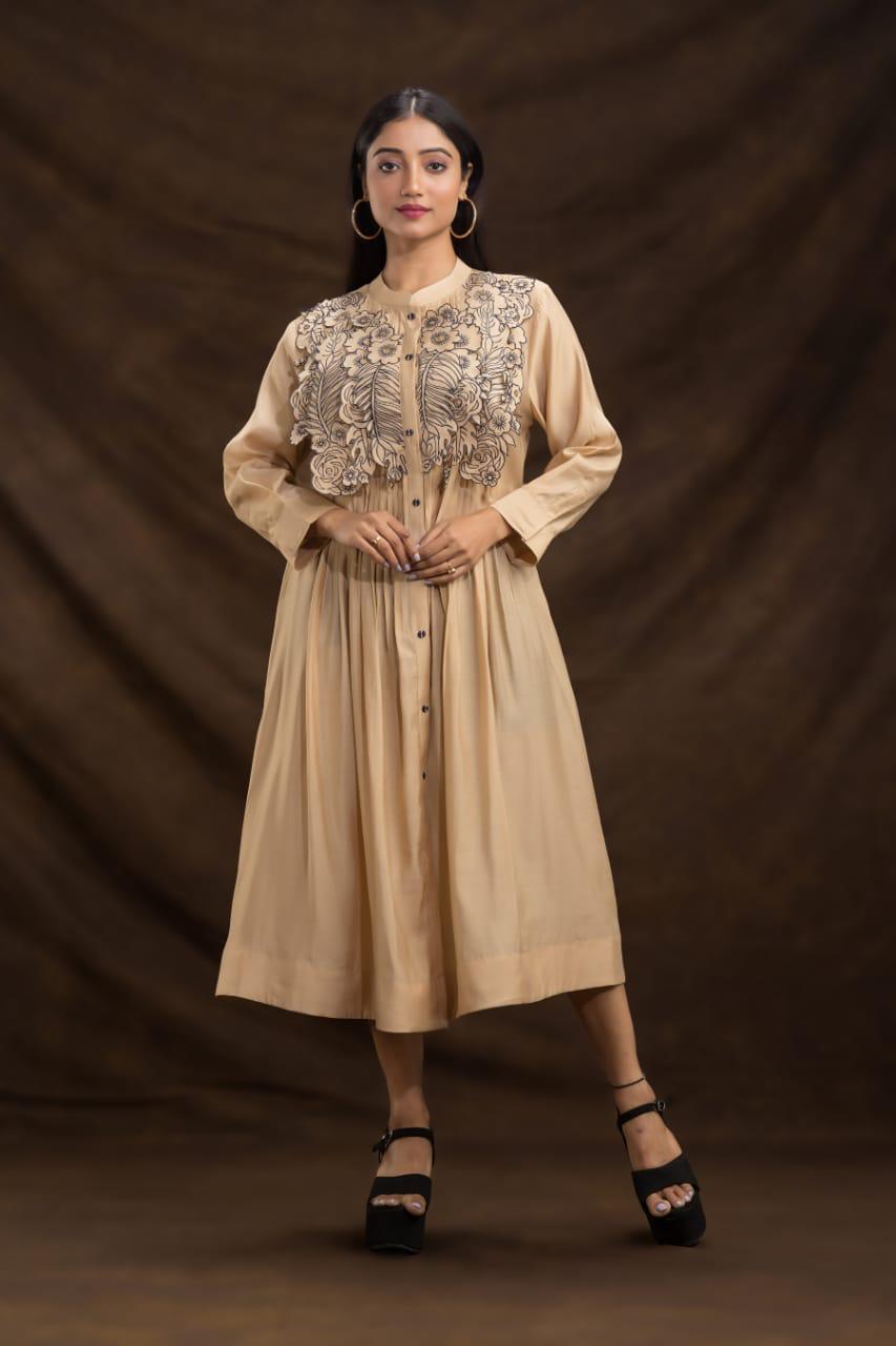 embroidered one piece dress Embroidered one-piece dress remulia