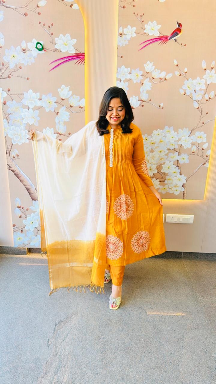 Pure Mul Chanderi lining suit set with beautiful embroidery and pearl detailing