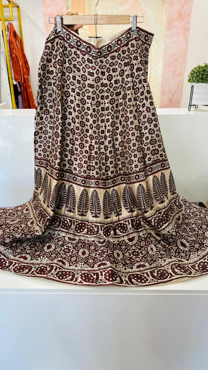 Gaji silk lining skirt