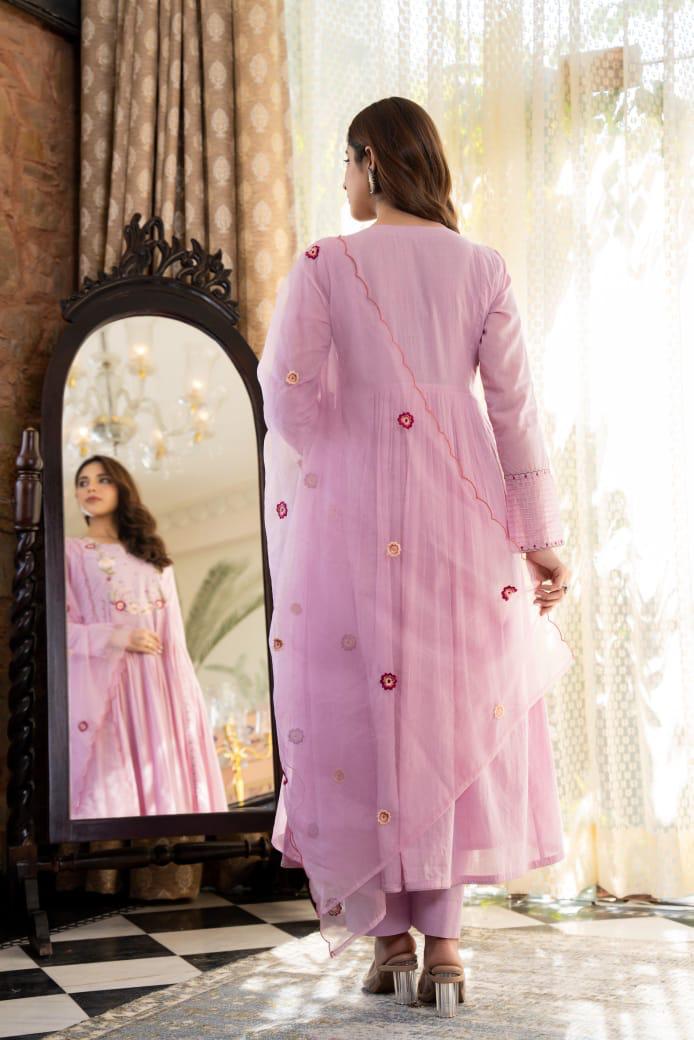 Gorgeous Mul cotton embroidered suit set in pink