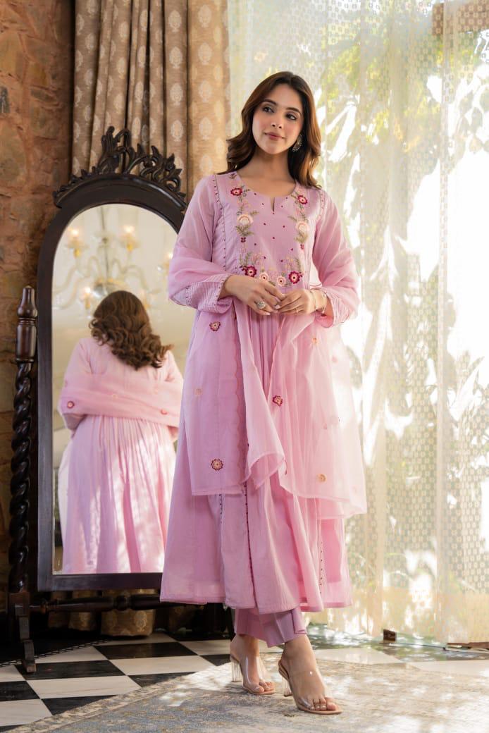 Gorgeous Mul cotton embroidered suit set in pink