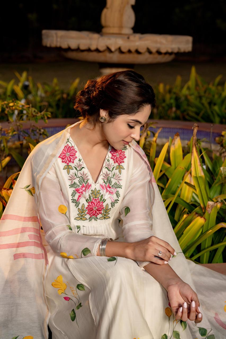 Timeless beauty ! Premium Mul Chanderi lining suit set!