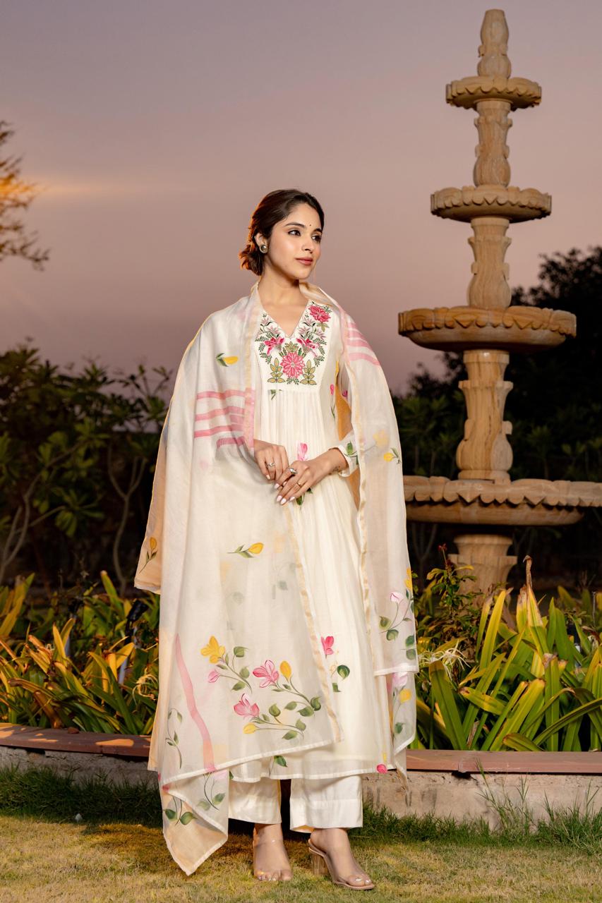 Timeless beauty ! Premium Mul Chanderi lining suit set!