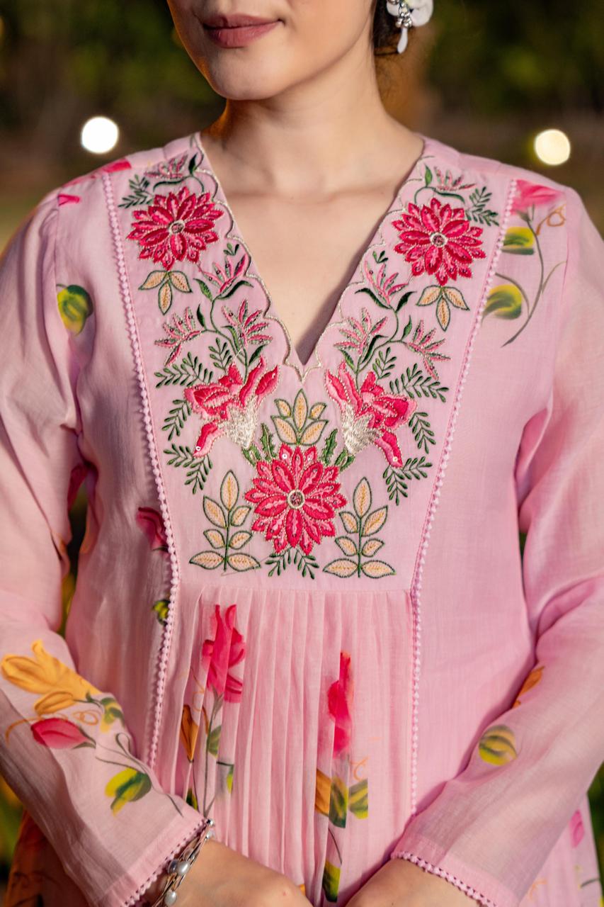 Timeless beauty ! Premium Mul Chanderi lining suit set in pink.
