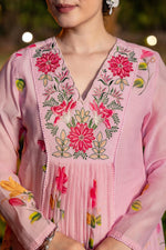 Timeless beauty ! Premium Mul Chanderi lining suit set in pink.