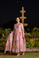 Timeless beauty ! Premium Mul Chanderi lining suit set in pink.