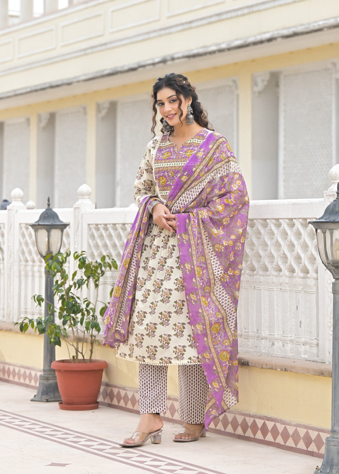 Pure cotton lace detailing suit set