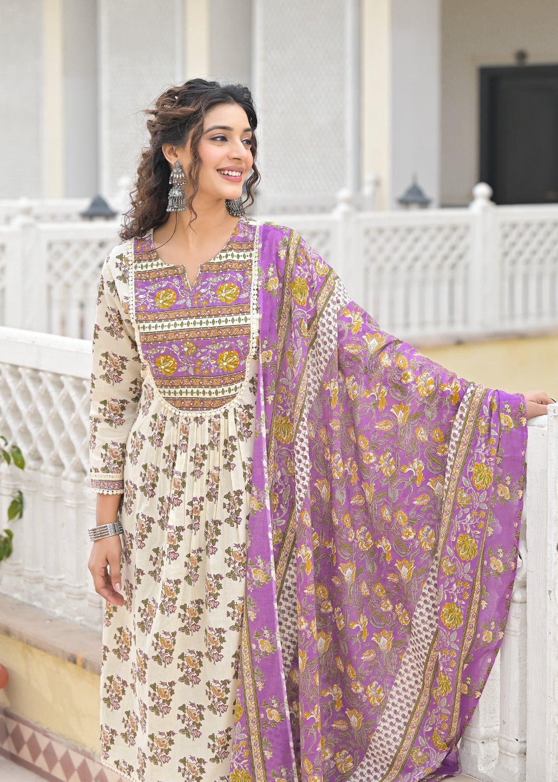 Pure cotton lace detailing suit set