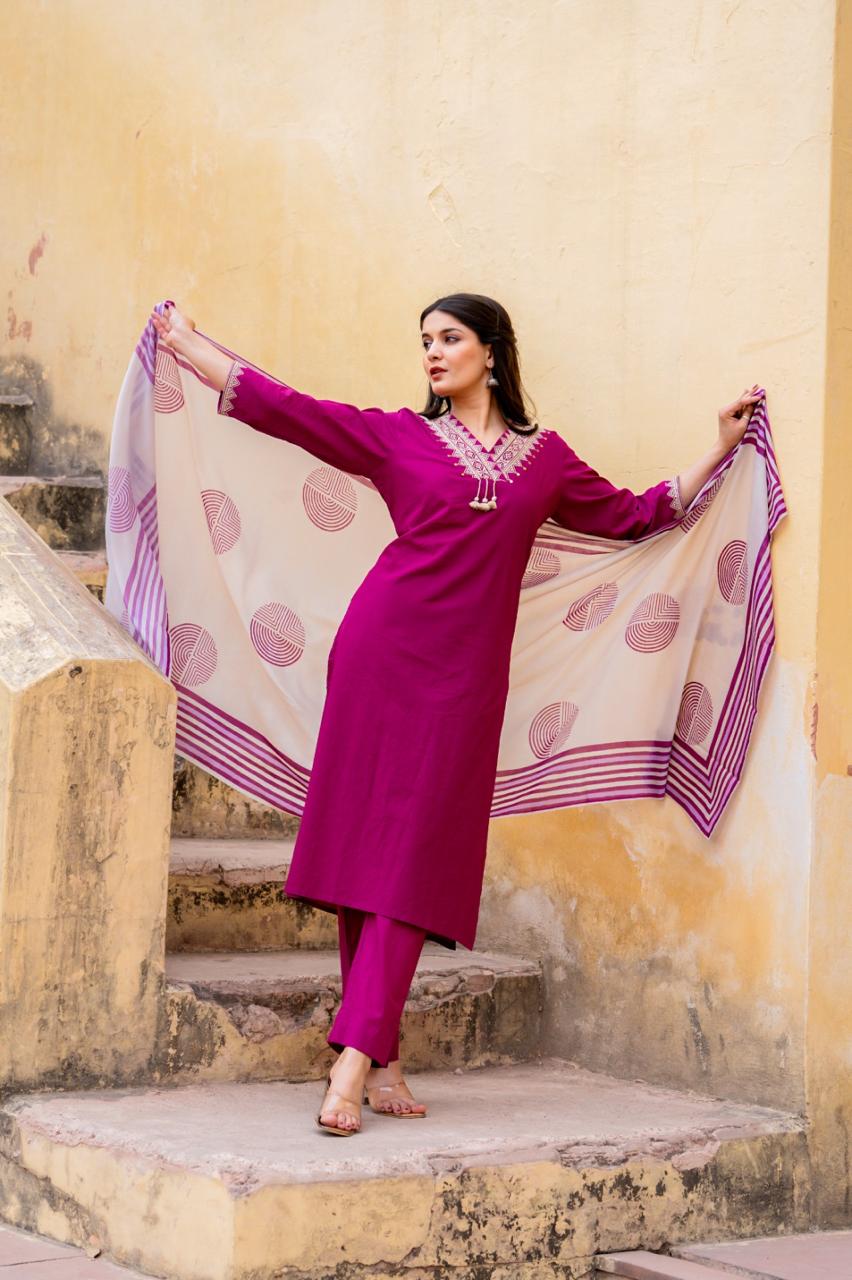 Stylish cotton V neck embroidered suit set