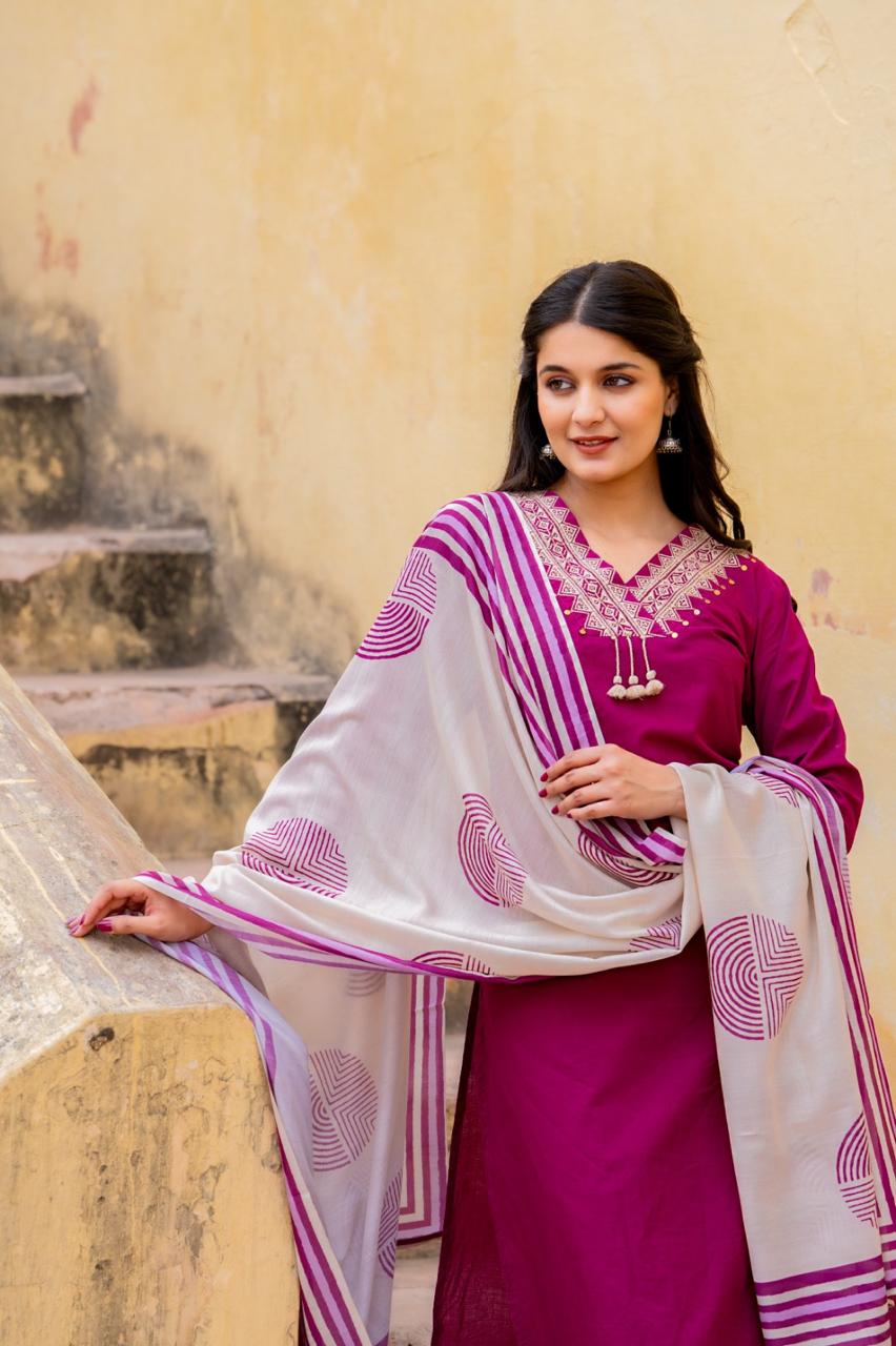 Stylish cotton V neck embroidered suit set