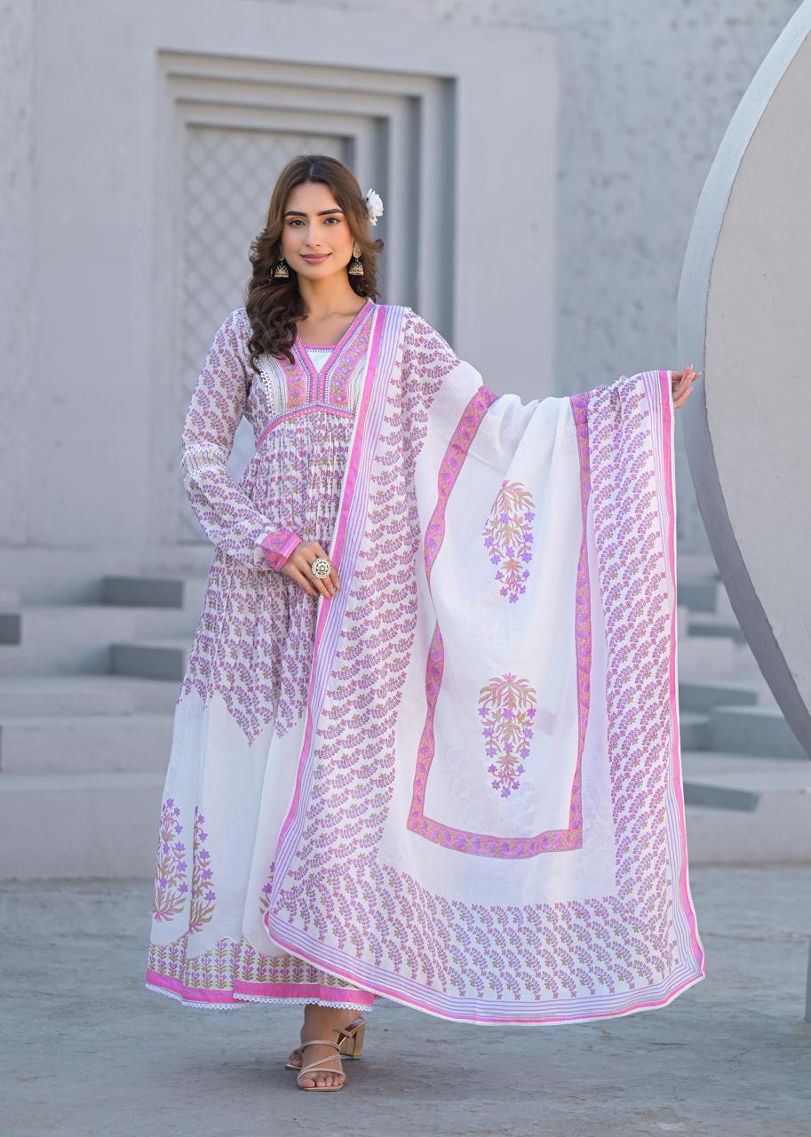 Premium gown with lining and dupatta in pink