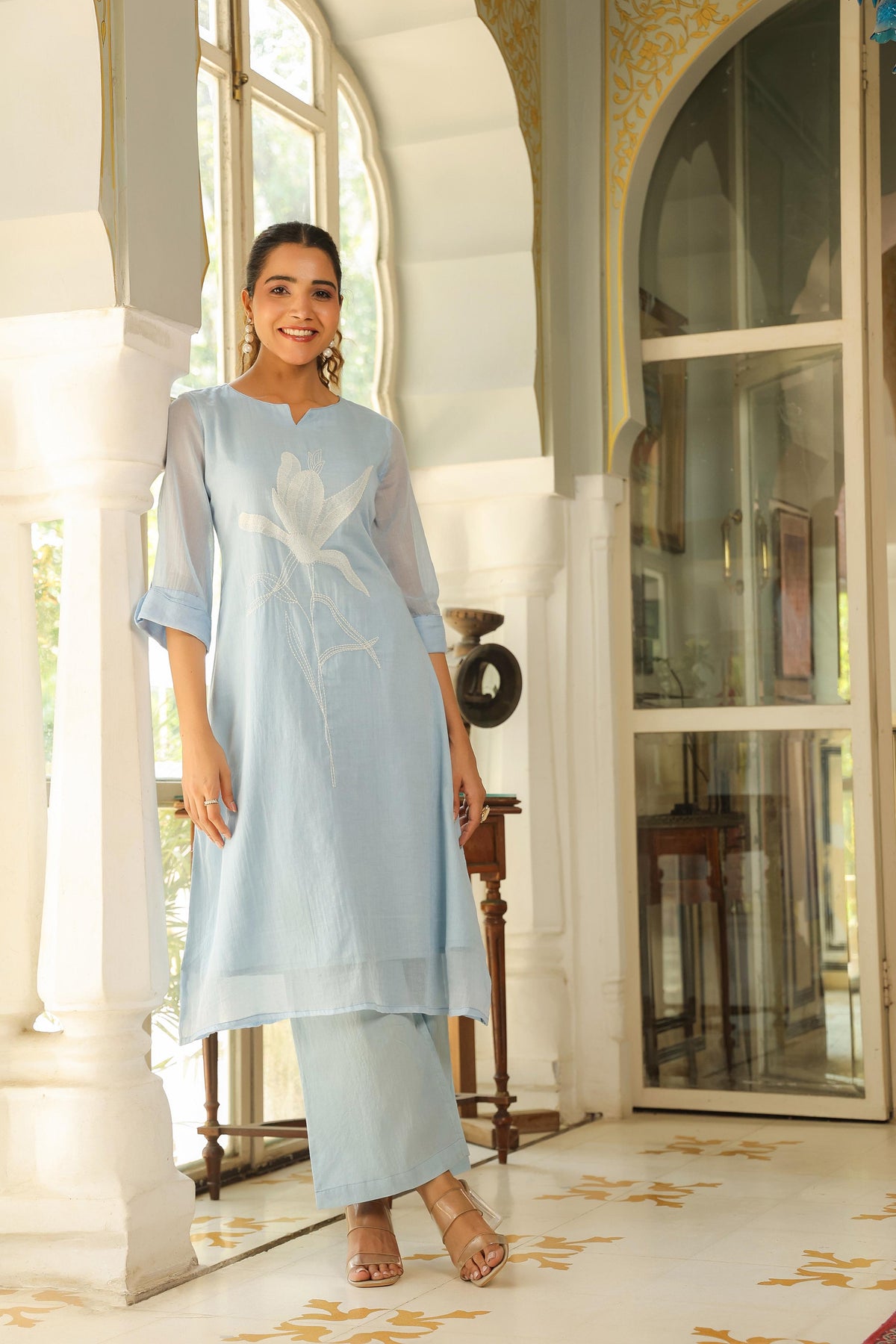 Soft n elegant embroidered Mul cotton kurta pant