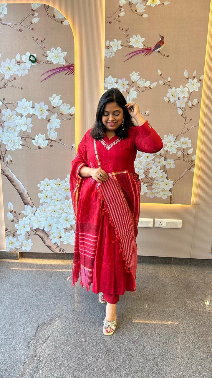 Restocked! Pretty mul cotton lining suit set paired with Kota Doria dupatta in red