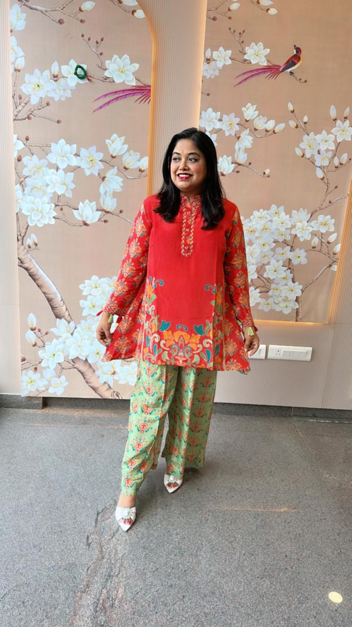 Super stylish n elegant crepe top and palazzo pant (loose fit- order a size down for your exact fit)
