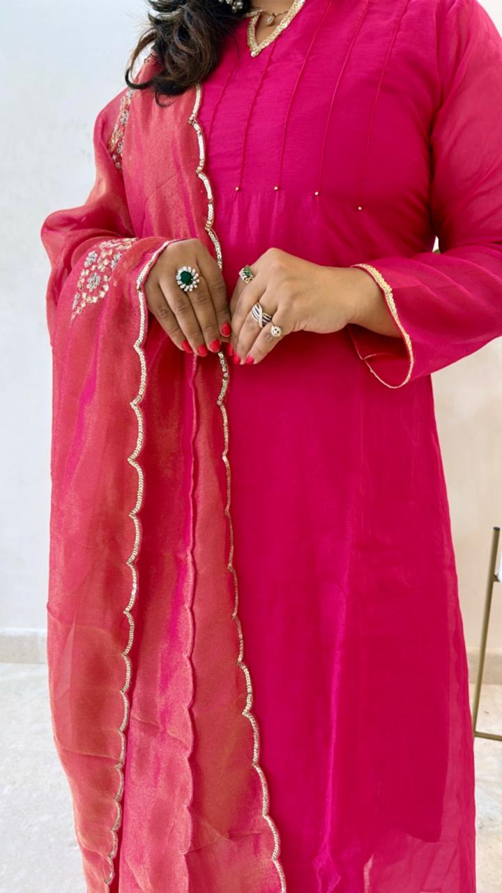 Wow Mul Chanderi suit set paired with hand work tissue suit set (extra margin available)