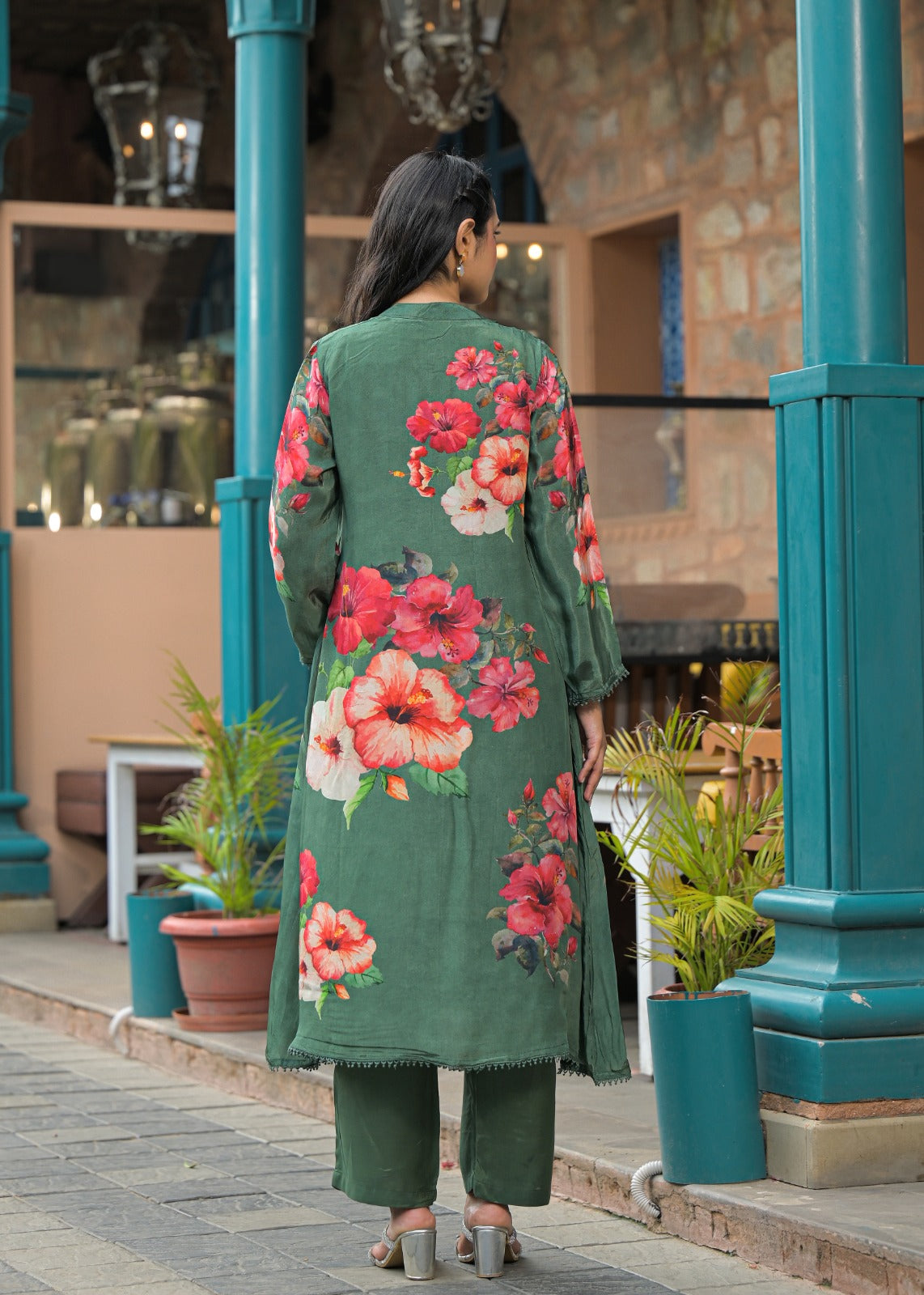 Pretty pretty pink embroidered suit set
