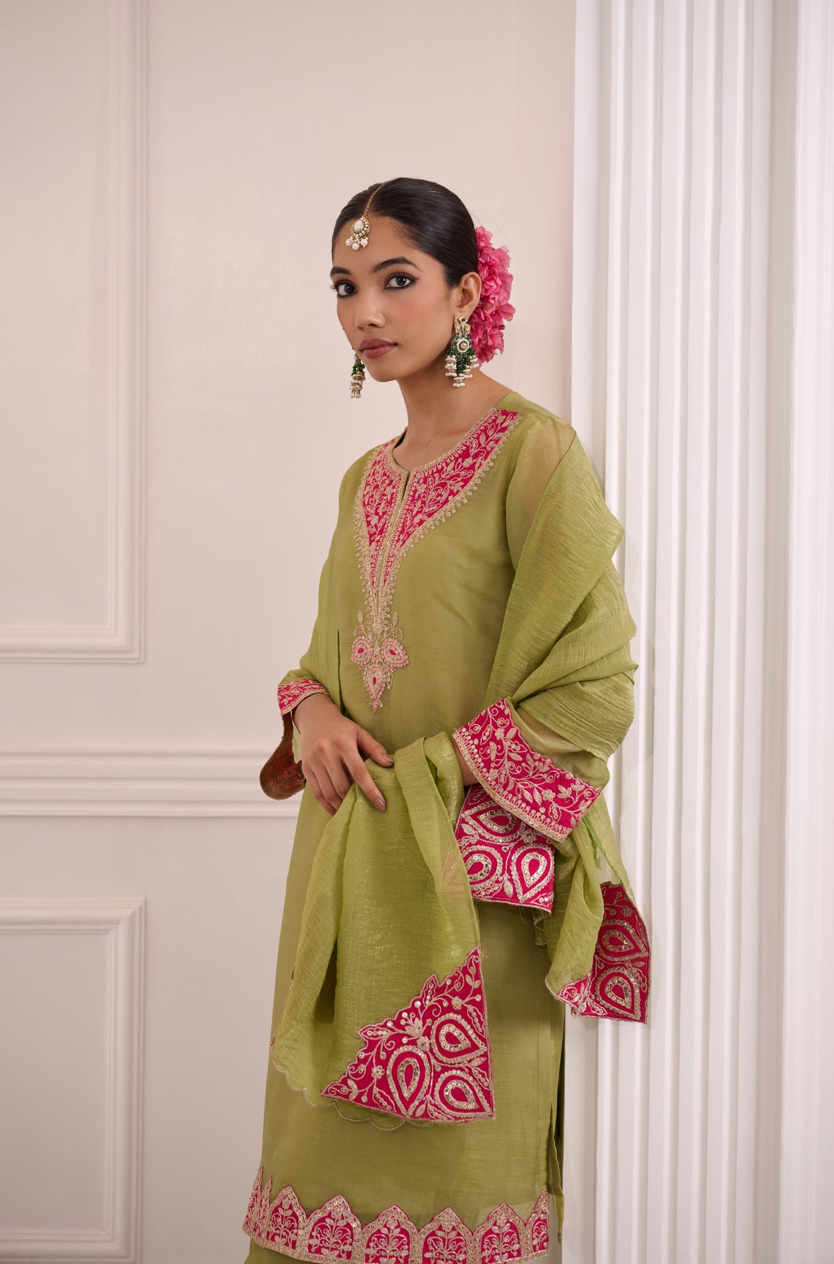 Restocked !! Royal look! Premium tissue hand Zari detailing suit set comes with lining !! Dispatch Next Week